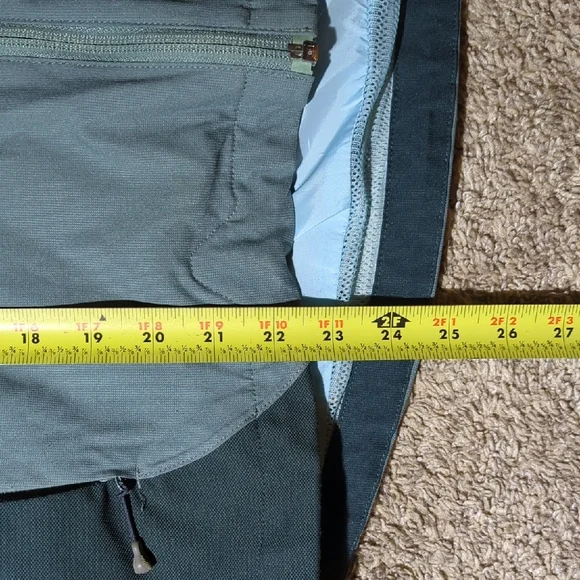 Patagonia Two-Tone Outdoor Jacket Patagonia women’s waterproof shell jacket - Picture 10 of 11